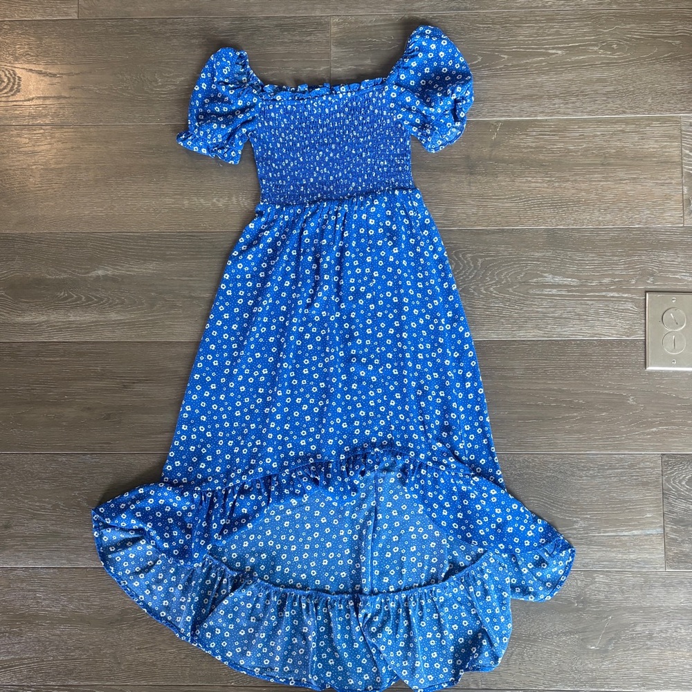 Francesca's Collections Blue Floral Smocked Top